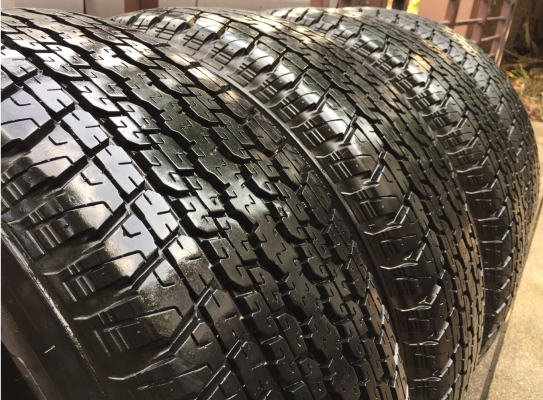 ยาง Bridgestone 255 65 17 ปลายปี15 ดอกเต็ม ไม่มีปะ ใช้ยาว ราคาไม่แพง