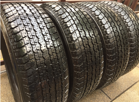 ยาง Bridgestone 255 65 17 ปลายปี15 ดอกเต็ม ไม่มีปะ ใช้ยาว ราคาไม่แพง