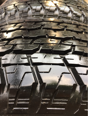 ยาง Bridgestone 255 65 17 ปลายปี15 ดอกเต็ม ไม่มีปะ ใช้ยาว ราคาไม่แพง