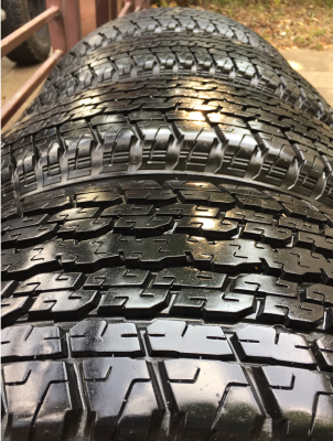 ยาง Bridgestone 255 65 17 ปลายปี15 ดอกเต็ม ไม่มีปะ ใช้ยาว ราคาไม่แพง