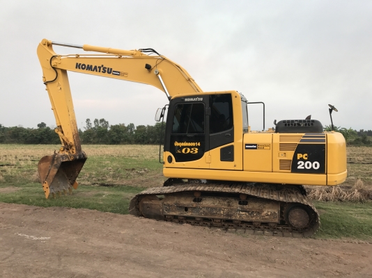 ขาย KOMATSU PC200-8MO  5000ชั่วโมง แห้งๆทั้งคัน สวยๆเลยครับ สนใจติดต่อโดยตรง 081-4283210