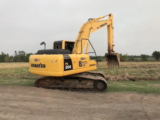 ขาย KOMATSU PC200-8MO  5000ชั่วโมง แห้งๆทั้งคัน สวยๆเลยครับ สนใจติดต่อโดยตรง 081-4283210