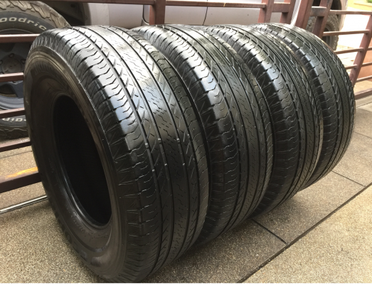 ยาง Bridgestone 265 70 16 กลางปี15 ดอกเต็ม ไม่มีปะ ใช้ยาว ราคาไม่แพง