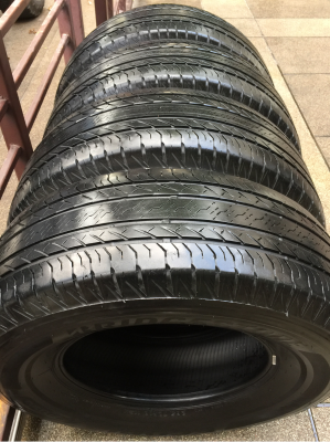 ยาง Bridgestone 265 70 16 กลางปี15 ดอกเต็ม ไม่มีปะ ใช้ยาว ราคาไม่แพง