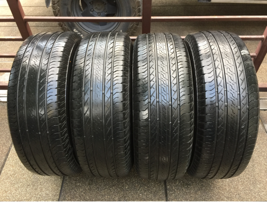 ยาง Bridgestone 265 70 16 กลางปี15 ดอกเต็ม ไม่มีปะ ใช้ยาว ราคาไม่แพง