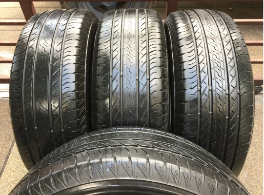 ยาง Bridgestone 265 70 16 กลางปี15 ดอกเต็ม ไม่มีปะ ใช้ยาว ราคาไม่แพง
