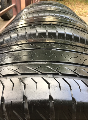 ยาง Bridgestone 265 70 16 กลางปี15 ดอกเต็ม ไม่มีปะ ใช้ยาว ราคาไม่แพง