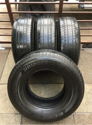 ยาง Bridgestone 265 70 16 กลางปี15 ดอกเต็ม ไม่มีปะ ใช้ยาว ราคาไม่แพง