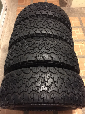 ยาง All Maxxis AT980 265 65 17 กลางปี16 ดอกเต็ม ไม่มีปะ เนื้อนิ่มๆ ใช้ยาว ราคาไม่แพง
