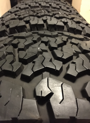 ยาง All Maxxis AT980 265 65 17 กลางปี16 ดอกเต็ม ไม่มีปะ เนื้อนิ่มๆ ใช้ยาว ราคาไม่แพง