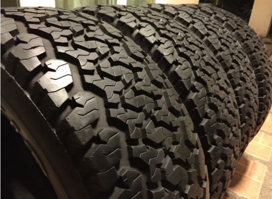 ยาง All Maxxis AT980 265 65 17 กลางปี16 ดอกเต็ม ไม่มีปะ เนื้อนิ่มๆ ใช้ยาว ราคาไม่แพง