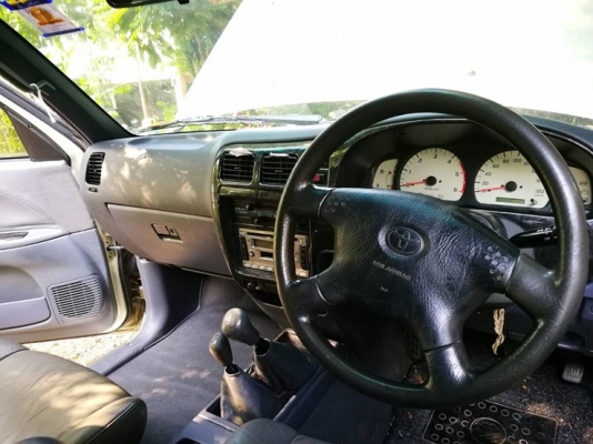 toyota sport cruiser ปี 02