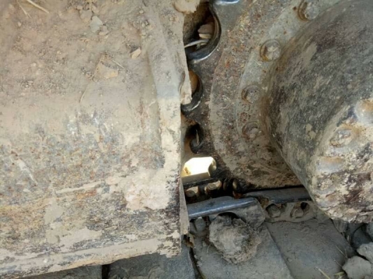 KOMATSU PC. 120-5 ราคา 685,000 บาท เครื่องดี ปั้มแรง โช่หนา ไฟฟ้าเต็ม เอกสารเล่มทะเบียน  รถอยู่ จ.สุรินทร์