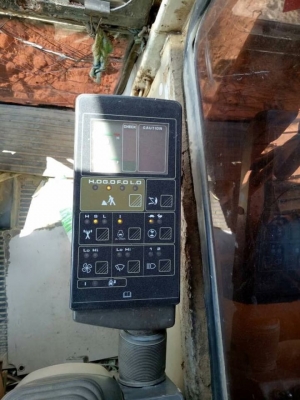 KOMATSU PC. 120-5 ราคา 685,000 บาท เครื่องดี ปั้มแรง โช่หนา ไฟฟ้าเต็ม เอกสารเล่มทะเบียน  รถอยู่ จ.สุรินทร์