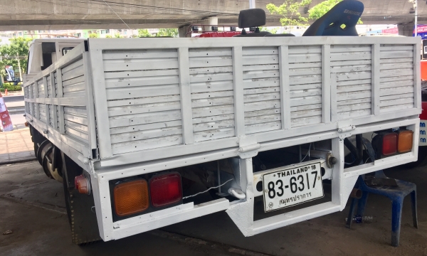 รถบรรทุก6ล้อ Hino เครื่องยนต์แน่น 117 แรงกระบะยาว 5.50m กว้าง 2. 2mบรรทุกได้เยอะกะบะเปิดข้างใด้ ภาษี