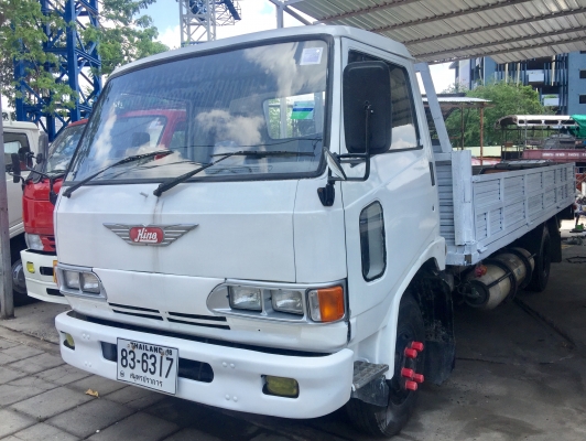 รถบรรทุก6ล้อ Hino เครื่องยนต์แน่น 117 แรงกระบะยาว 5.50m กว้าง 2. 2mบรรทุกได้เยอะกะบะเปิดข้างใด้ ภาษี