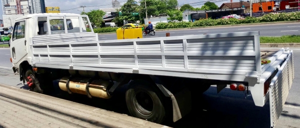 รถบรรทุก6ล้อ Hino เครื่องยนต์แน่น 117 แรงกระบะยาว 5.50m กว้าง 2. 2mบรรทุกได้เยอะกะบะเปิดข้างใด้ ภาษี