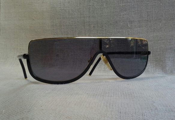 แว่นตาอิตาเลียนวินเทจ ยุค &#039;80s  โมเดลคลาสสิค &#039;ปีก - นักบิน&#039;  Vintage GIANFRANCO FERRE handmade in Italy  บิ๊กไซซ์!