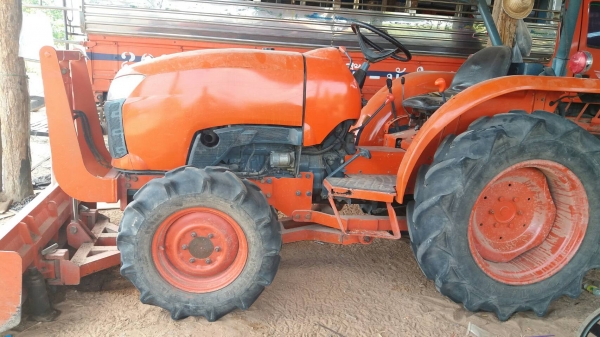 ขายรถไถ KUBOTA 36 แรง อุปกรณ์ ใบดันหน้า ผานหลัง เอกสารครบ