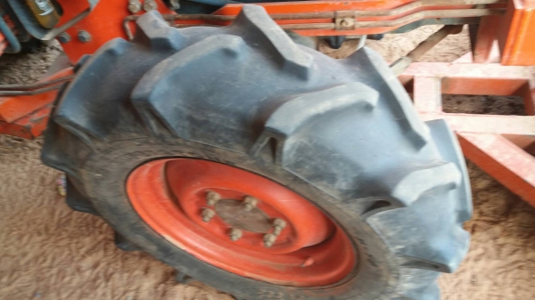 ขายรถไถ KUBOTA 36 แรง อุปกรณ์ ใบดันหน้า ผานหลัง เอกสารครบ