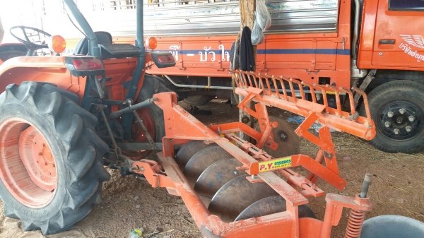 ขายรถไถ KUBOTA 36 แรง อุปกรณ์ ใบดันหน้า ผานหลัง เอกสารครบ