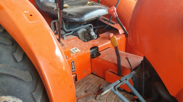 ขายรถไถ KUBOTA 36 แรง อุปกรณ์ ใบดันหน้า ผานหลัง เอกสารครบ
