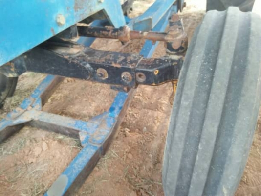 ขาย 450000  FORD6640 เพลาเดียว ใช้งานได้เลย