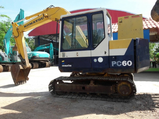 ขายKOMATSU PC60-6  เก่าญี่ปุ่นแท้  สภาพสวย  เครื่องปั๊มดี  เอกสารอินวอยนำเข้า  ลองระบบกันได้ทุกวัน  โทร  089-3818694  ดวงนภา