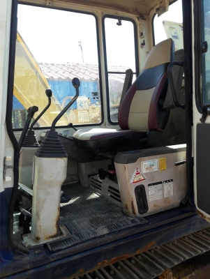 ขายKOMATSU PC60-6  เก่าญี่ปุ่นแท้  สภาพสวย  เครื่องปั๊มดี  เอกสารอินวอยนำเข้า  ลองระบบกันได้ทุกวัน  โทร  089-3818694  ดวงนภา