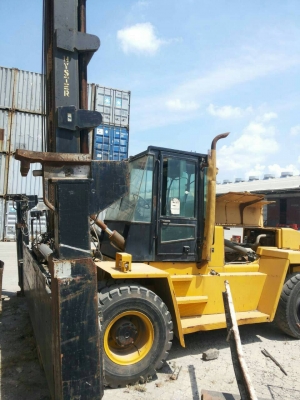 ขายรถโฟร์คลิฟท์ 20ตัน ขายรถโฟร์คลิฟท์ 20ตัน