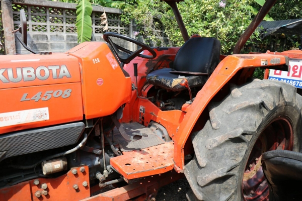 สามย่านแทรคเตอร์ ขายรถไถ KUBOTA L4508 พร้อมดันหน้า และผาน 6  ราคา 200,000  มีรถขนส่งบริการขนส่งทั่วไทย ร้านสามย่านแทรคเตอร์ อ.แกลง จ.ระยอง 0897489639,0818618678,0899347475 https://www.facebook.com/DC-Tractor-Rayong-3071545327?/shop? id line=0897489639 id