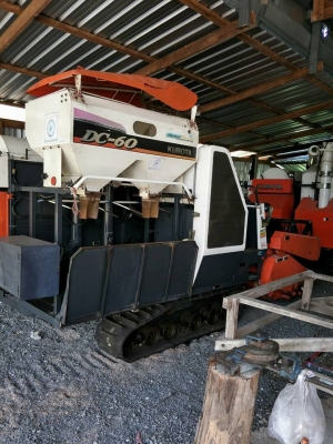 ขายรถเกี่ยวข้าว DC60 สภาพพร้อมใช้งาน ราคา250,000 สนใจโทร 090-8588220คุณนะ 093-3258446คุณบิว เว็บไซต์ส่วนตัว www.narong2truck.com www.truck.in.th/498 ID: narong498 ID: 09332584461 เพจ Facebook ณรงค์ ซื้อขายรถมือสอง กลุ่ม Facebook ณรงค์ ซื้อขายรถมือสอง