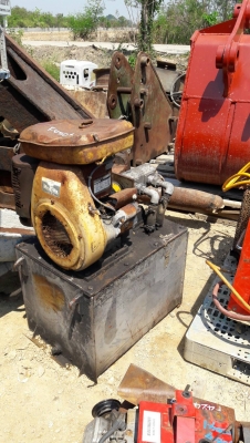 ขายปั้มพร้อมเครื่องยนต์  15,000บาท