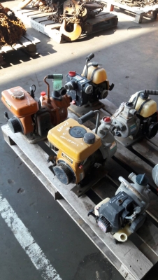 ขายเครื่องสูบน้ำขนาดเล็ก ตัวล่ะ 4,000 บาท