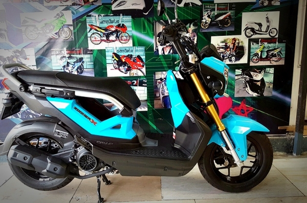 ( ผ่อนได้ ดาวน์ 10,900 ) zoomer x สีน้ำเงิน ไมล์แท้ 1 กม.รถไม่ได้ขับเลยเหมือนรถใหม่ 48900