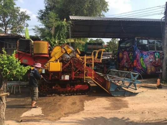 ขายรถเกี่ยวข้าวเกษตรพัฒนาใช้งานปกติเครื่องho7cปั้ม22เดินผ่าช่างล่างสวย ขายรถเกี่ยวข้าวเกษตรพัฒนาใช้งานปกติเครื่องho7cปั้ม22เดินผ่าช่างล่างสวย