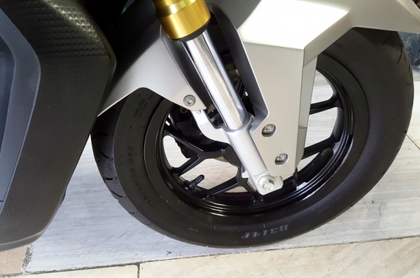 ( ผ่อนได้ ดาวน์ 5,900 ) zoomer x สีเทา ตัวใหม่ล่าสุด ไมล์ 4พันโล สภาพดีมีเล่มพร้อมนำไปโอนได้เลย 43900