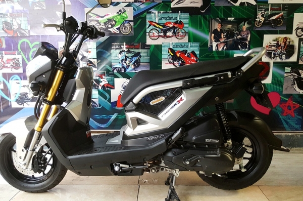 ( ผ่อนได้ ดาวน์ 5,900 ) zoomer x สีเทา ตัวใหม่ล่าสุด ไมล์ 4พันโล สภาพดีมีเล่มพร้อมนำไปโอนได้เลย 43900