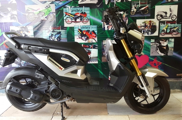 ( ผ่อนได้ ดาวน์ 5,900 ) zoomer x สีเทา ตัวใหม่ล่าสุด ไมล์ 4พันโล สภาพดีมีเล่มพร้อมนำไปโอนได้เลย 43900