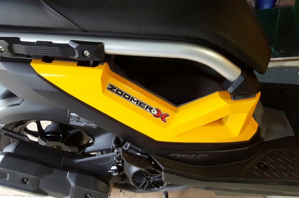 ( ผ่อนได้ ดาวน์ 8,900 ) zoomer x สีเหลือง ตัวใหม่ล่าสุด ไมล์แท้ 7 ร้อยโล รถสวยไมล์น้อยน้องๆมือหนึ่งเลย 46900