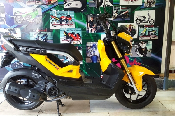 ( ผ่อนได้ ดาวน์ 8,900 ) zoomer x สีเหลือง ตัวใหม่ล่าสุด ไมล์แท้ 7 ร้อยโล รถสวยไมล์น้อยน้องๆมือหนึ่งเลย 46900