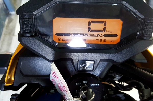 ( ผ่อนได้ ดาวน์ 8,900 ) zoomer x สีเหลือง ตัวใหม่ล่าสุด ไมล์แท้ 7 ร้อยโล รถสวยไมล์น้อยน้องๆมือหนึ่งเลย 46900