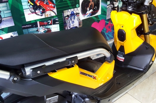 ( ผ่อนได้ ดาวน์ 8,900 ) zoomer x สีเหลือง ตัวใหม่ล่าสุด ไมล์แท้ 7 ร้อยโล รถสวยไมล์น้อยน้องๆมือหนึ่งเลย 46900