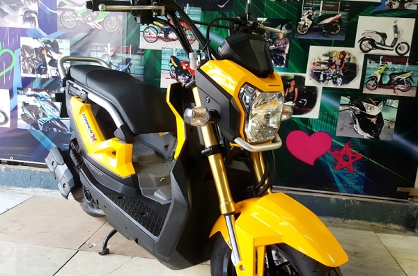 ( ผ่อนได้ ดาวน์ 8,900 ) zoomer x สีเหลือง ตัวใหม่ล่าสุด ไมล์แท้ 7 ร้อยโล รถสวยไมล์น้อยน้องๆมือหนึ่งเลย 46900