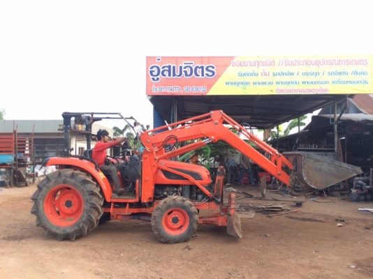 รับทำชุดบุ้งกี๋รถไถ ชุดตักติดรถไถ ทุกรุ่น ทุกยี่ห้อ งานดี ราคาไม่แพง ติดต่อ0810745778  ลุงโหนกรับสาย