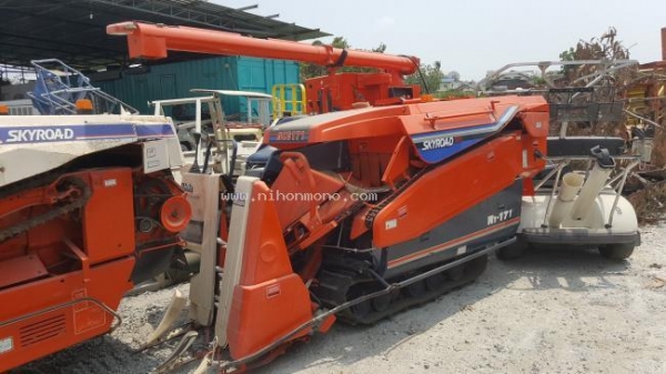 รถเกี่ยวข้าวนั่งขับ KUBOTA R1-171 ราคาพิเศษ 99,000 บาท รหัสสินค้า : 81004704 www.nihonmono.com