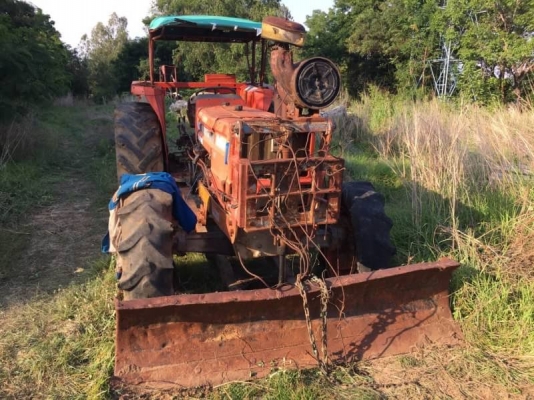 ขาย 195,000 บาท KUBOTA M8030 สองเพลา เครื่องดี เกียร์ดี  เก่าจอด สภาพพร้อมใช้ เอกสารเล่มทะเบียน  รถอยู่ จ.ศรีสะเกษ โทร&amp;ไอดีไลน์ 0610710295