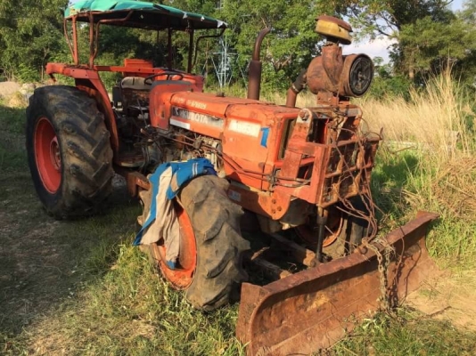 ขาย 195,000 บาท KUBOTA M8030 สองเพลา เครื่องดี เกียร์ดี  เก่าจอด สภาพพร้อมใช้ เอกสารเล่มทะเบียน  รถอยู่ จ.ศรีสะเกษ โทร&amp;ไอดีไลน์ 0610710295