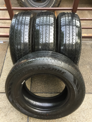 ยาง Bridgestone 205 70 15 กลางปี15 ดอกเต็ม ไม่มีปะ เนื้อนิ่มๆ ใช้ยาว ราคาไม่แพง