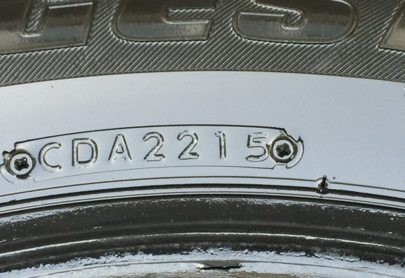 ยาง Bridgestone 205 70 15 กลางปี15 ดอกเต็ม ไม่มีปะ เนื้อนิ่มๆ ใช้ยาว ราคาไม่แพง